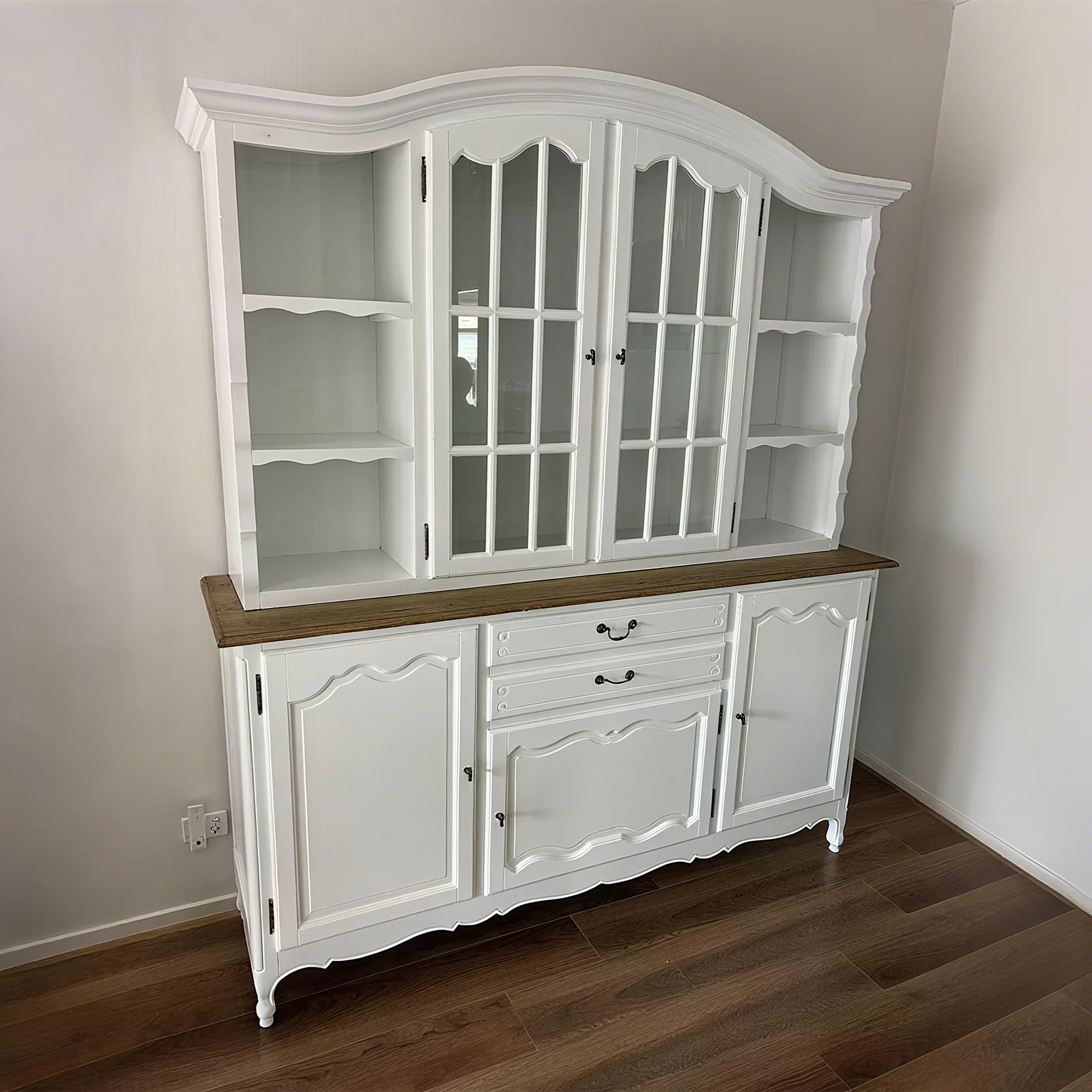 French Provincial Louis Glass Display Buffet and Hutch Kitchen Dresser Cabinet - Image 15