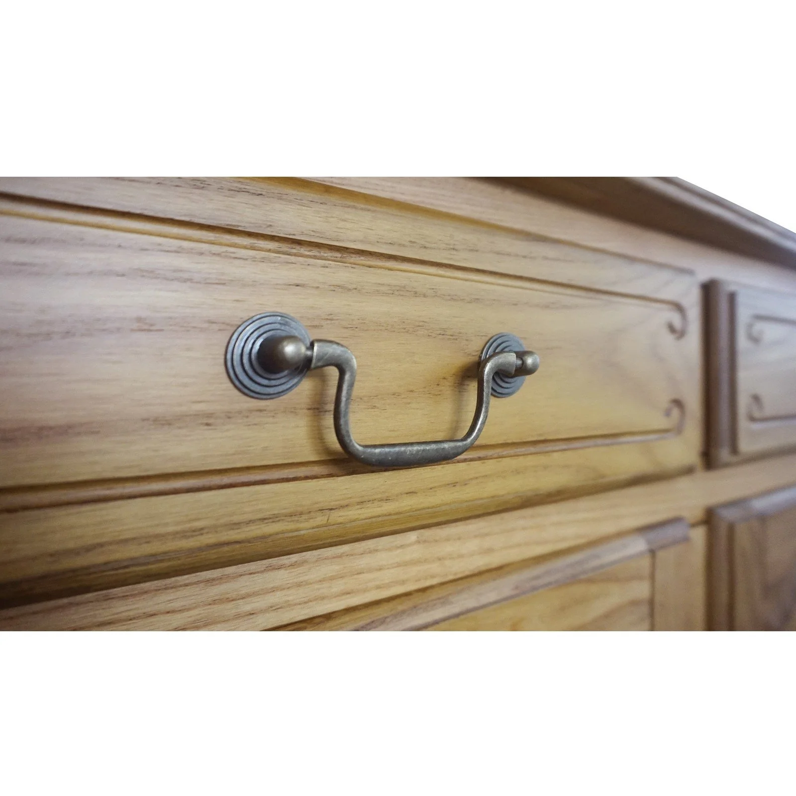 French Provincial Louis Vintage Buffet Cabinet - Image 11