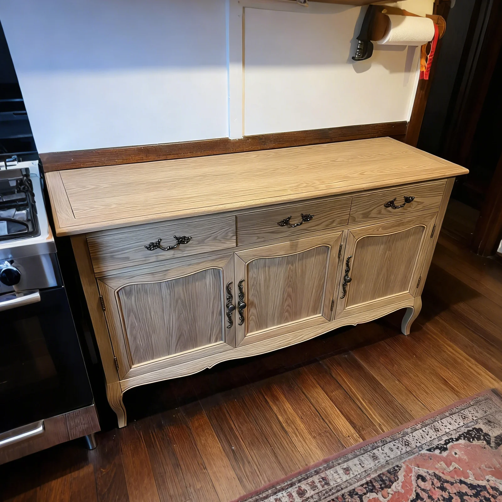 French Provincial Louis Vintage Buffet Cabinet - Image 30