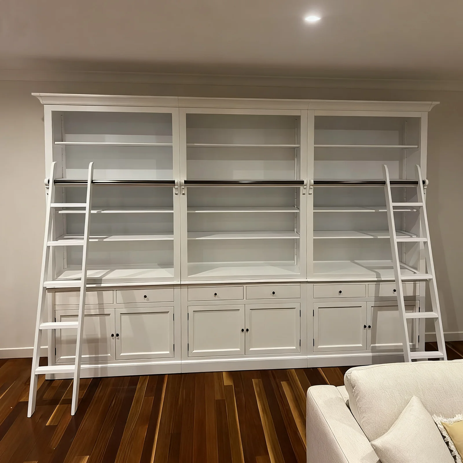 Hamptons Halifax Open Extendable Bookcase with Ladder 486-604cm - Image 39