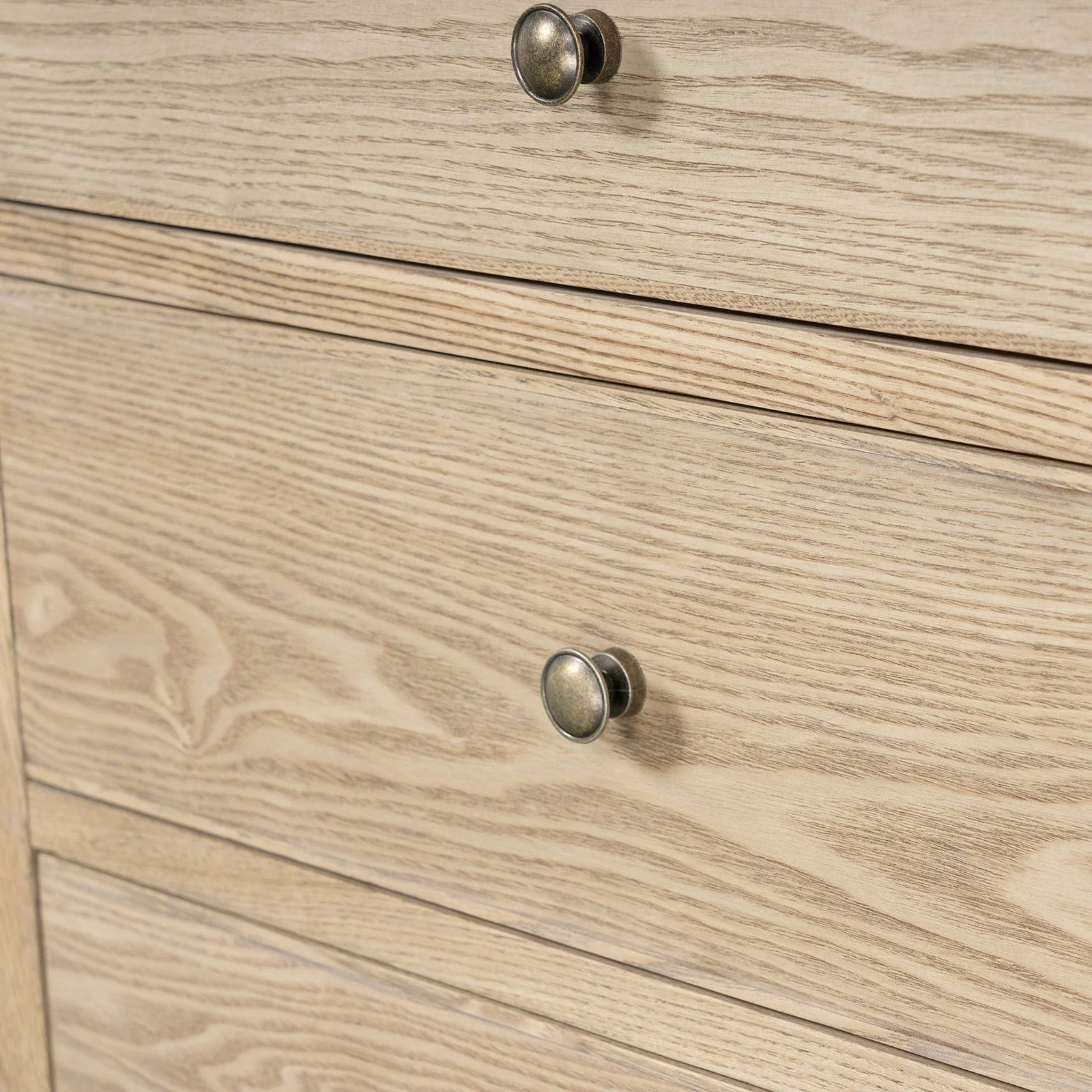 Hamptons Heritage 3 Drawer Bedside Lamp Table - Image 30