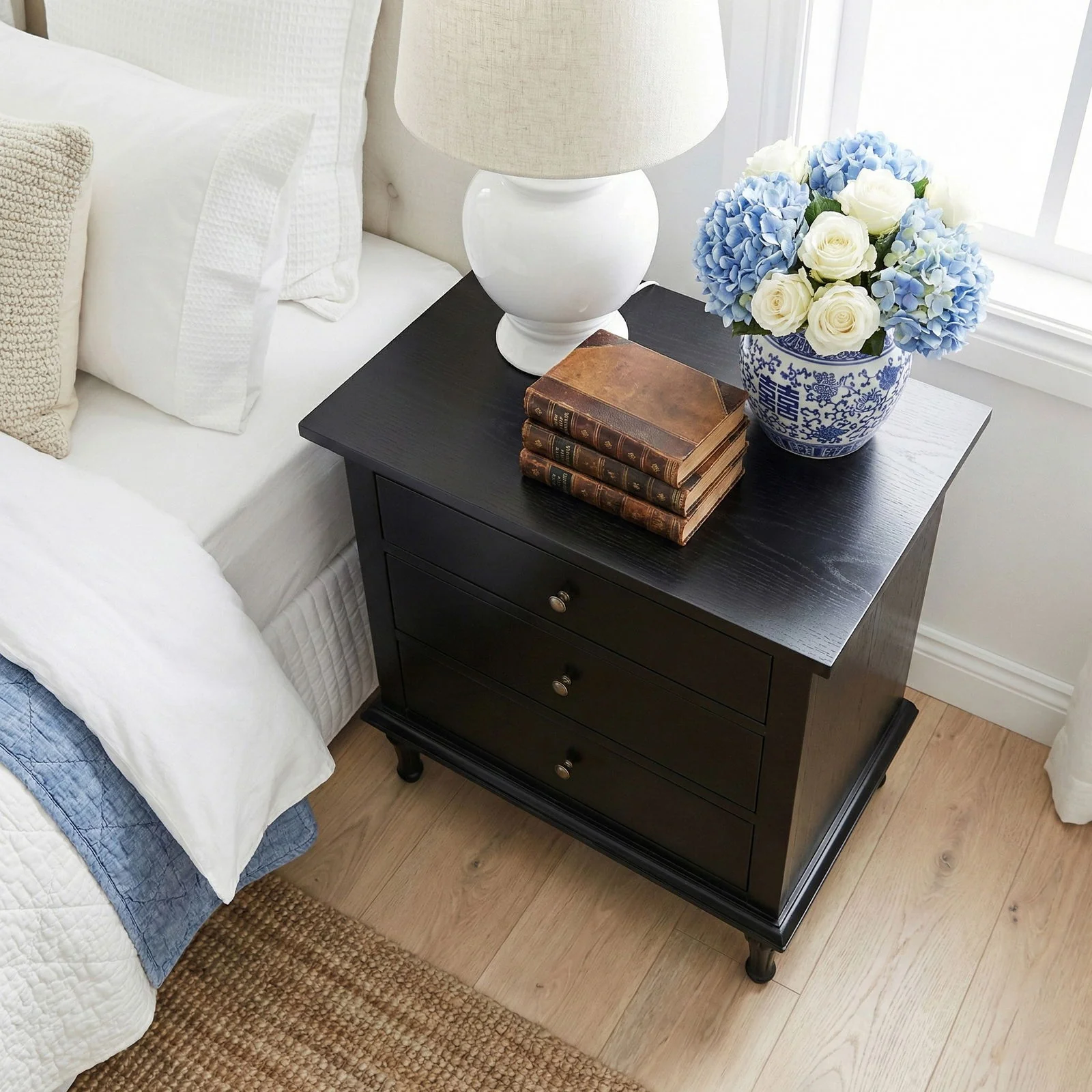 Hamptons Heritage 3 Drawer Bedside Lamp Table - Image 6